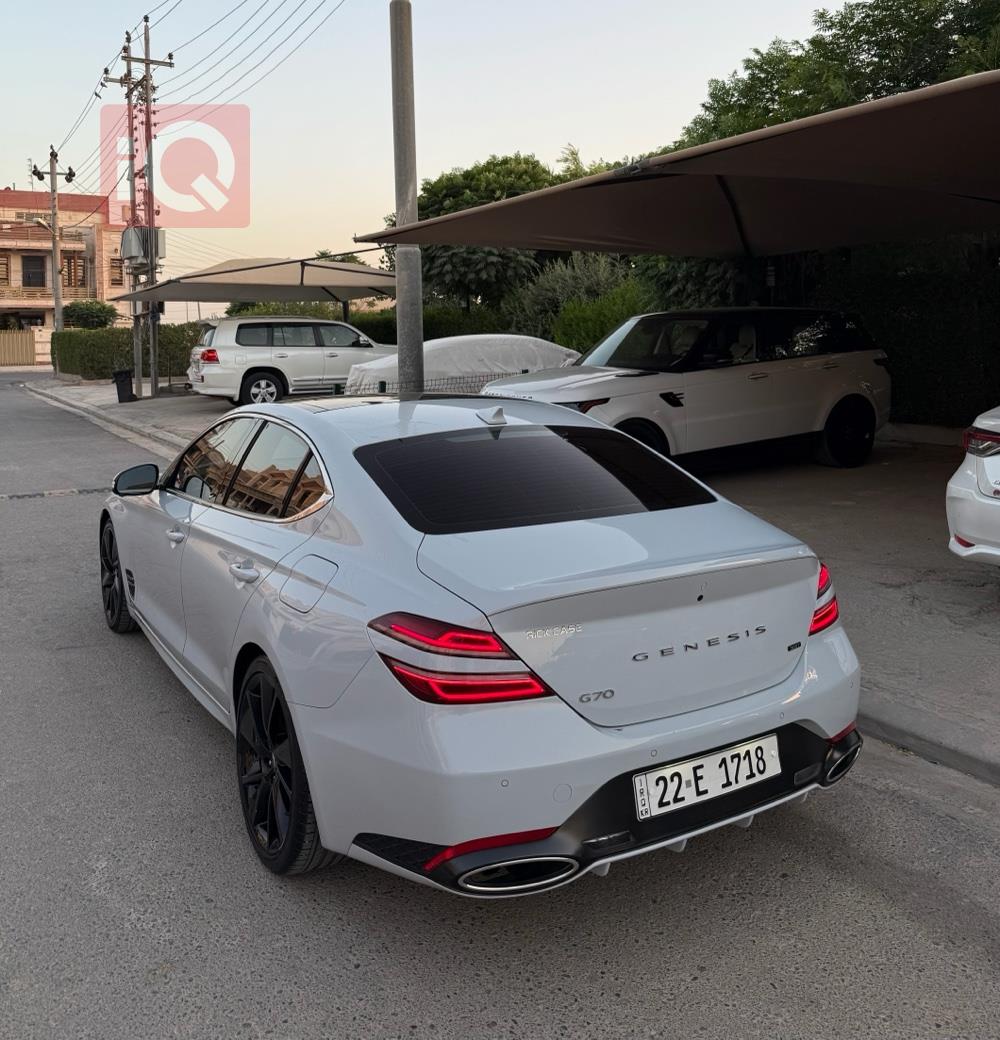 Genesis G70